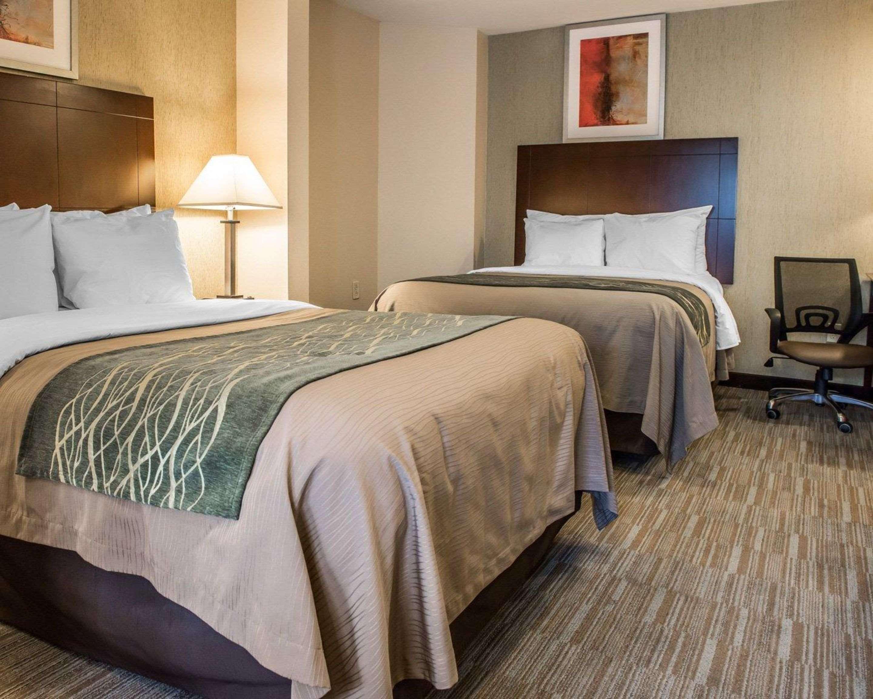 Hometowne Studios & Suites Washington Bagian luar foto