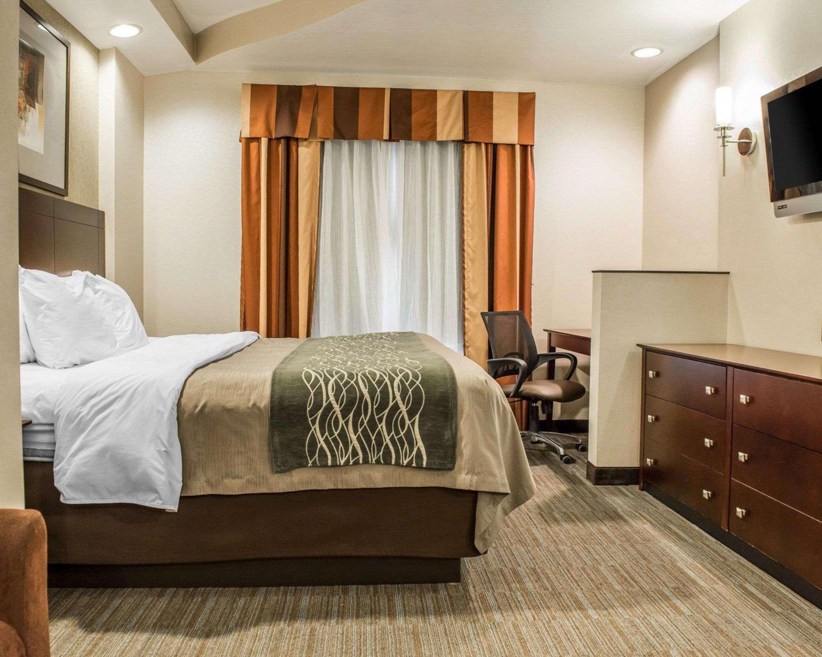 Hometowne Studios & Suites Washington Bagian luar foto